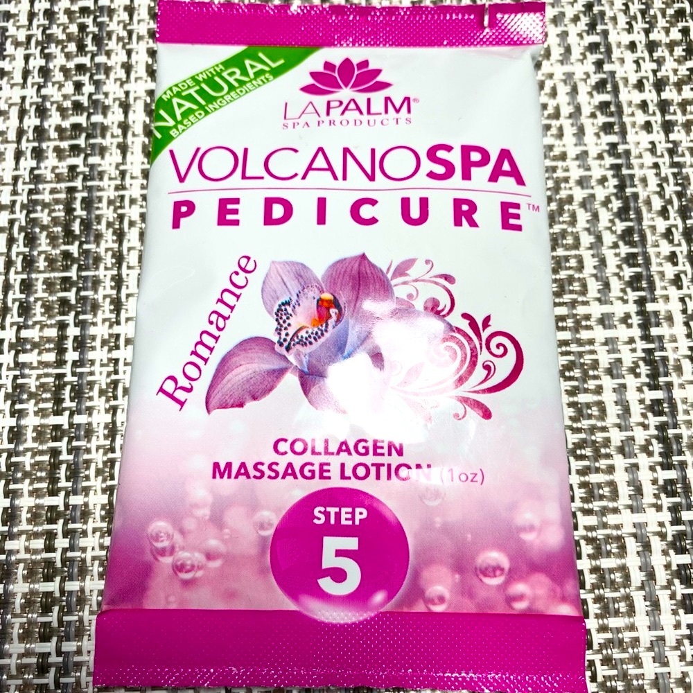 La Palm VOLCANOSPA Romance Pedicure Collagen Massage Lotion Treatment step 5 ❤️